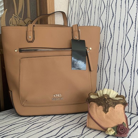 Jones New York Handbags - NWT Jones NY Signature Handbag in Taupe